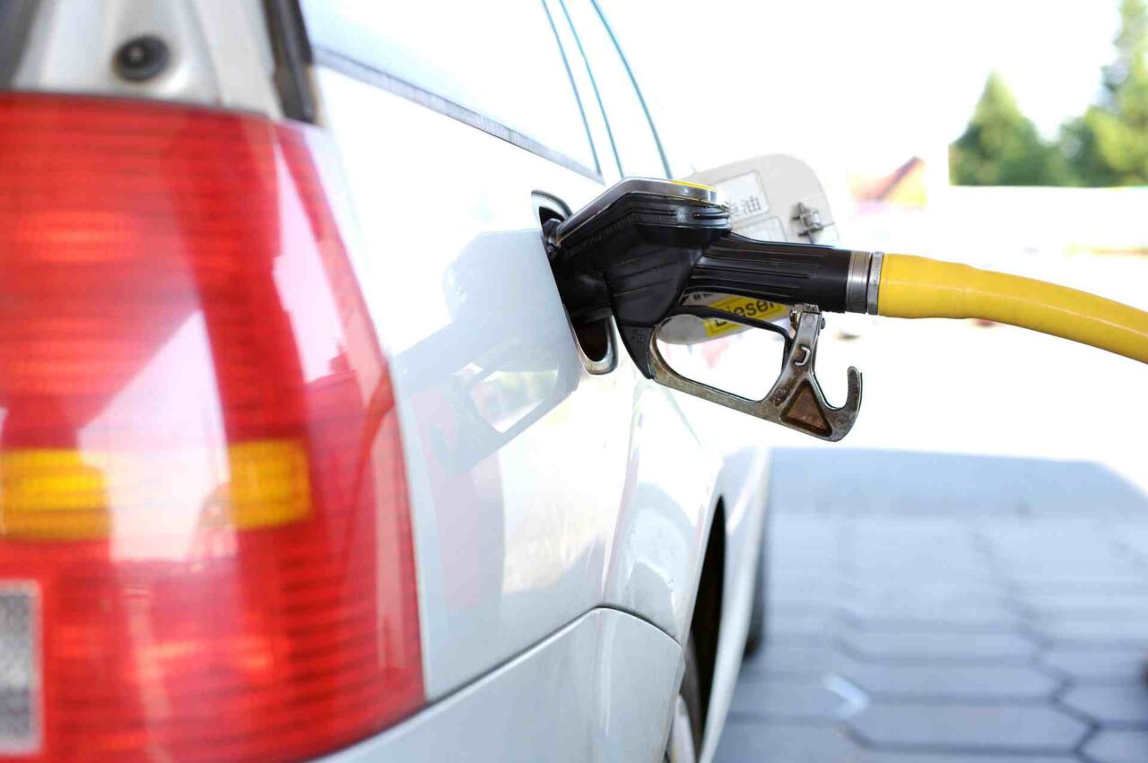 Spain Fuel Tourism Boom as French Drivers Cross Border 1 petrol