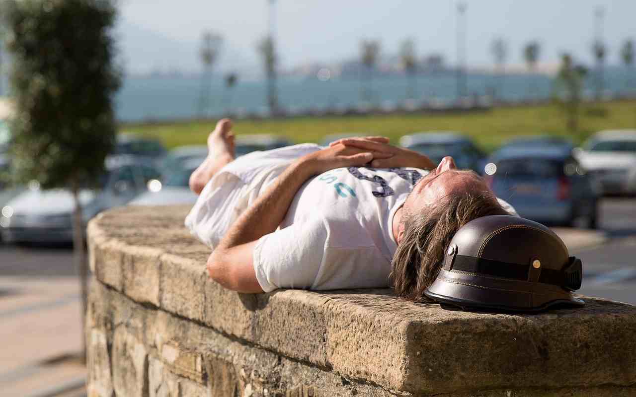 Unwritten Rules for Americans Moving to Spain 2 siesta