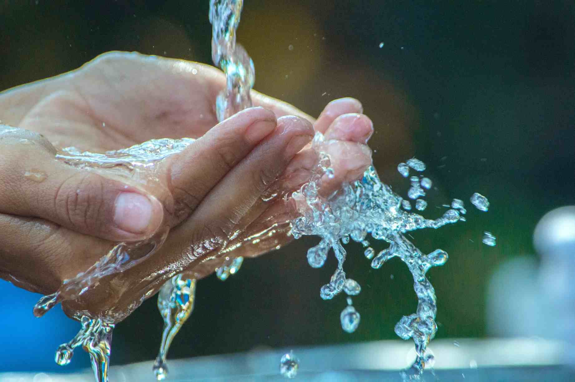 Europe Braces For Intensifying Heatwave As Temperatures Approach 40°C 2 water fountain