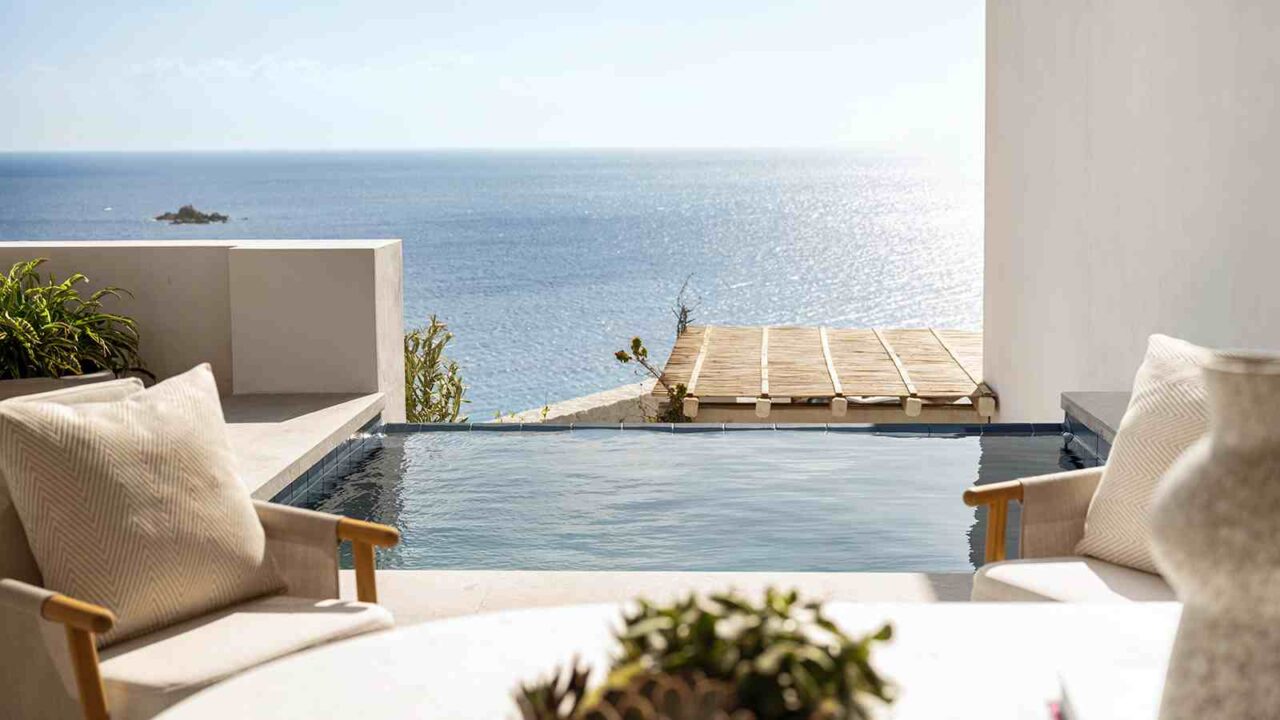 Four Seasons Debuts Luxury Beachfront Resort in Mykonos 4 Four Seasons