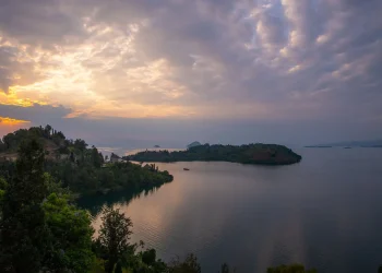 LUX_ Lake Kivu - Scenery